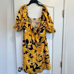 Yellow spring dress. Size XL.